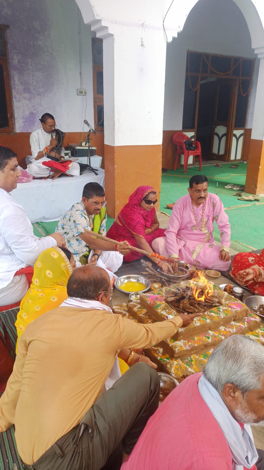 Shrimad Bhagwat Gita Gyan Yagya organized by Banke Bihari Seva Samiti performed full sacrifice